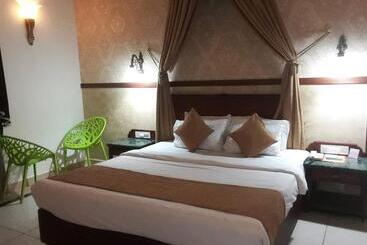 Отель Tea County