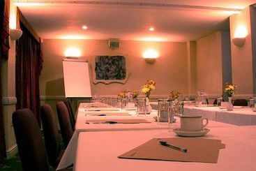 Отель Templars  And Restaurant