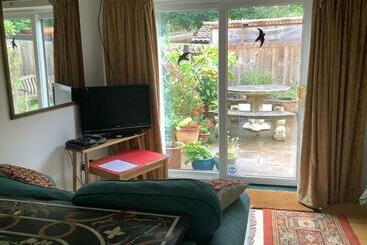 住宿加早餐  Primrose Villa Self Catering Bnb