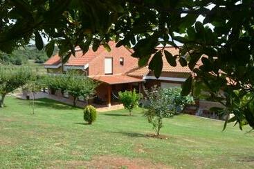 بنسيون Hospedería El Cantio