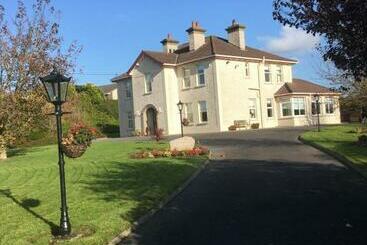 צימר Quignalegan House