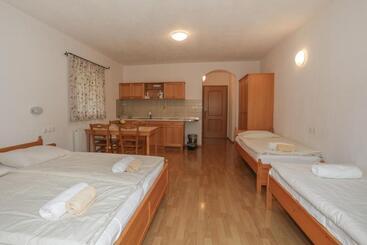 פנסיון Farm Holidays Povsin