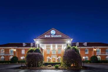 בית מלון כפרי Best Western Spring Hill Inn & Suites