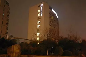 هتل Jinjiang Inn Shanghai Sanlin