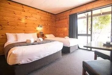 酒店 Parklands Motorlodge & Holiday Park