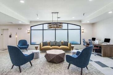 酒店 Clarion Pointe South Boston Danville East