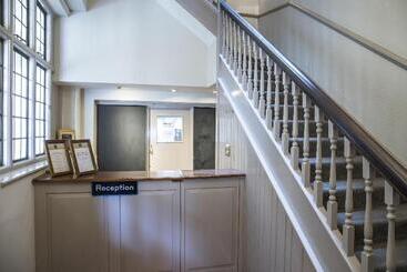 Hotel Half Moon, Sherborne By Marston's Inns