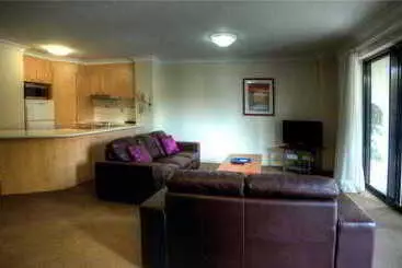 Отель Sandcastles On The Broadwater