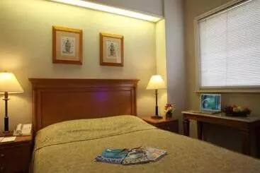 酒店 Sunny Bay Suites