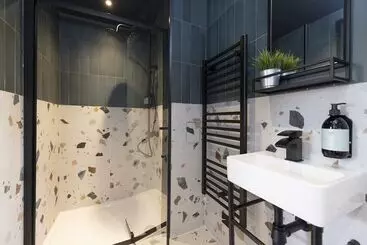 تختخواب و صبحانه Joivy 30 Castle Street Deluxe Apartments