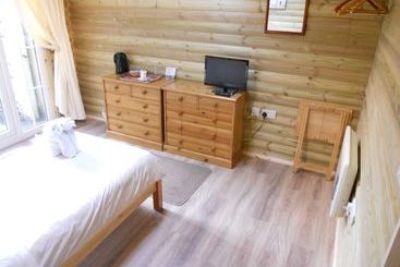 مبيت وإفطار The Elms Guest House