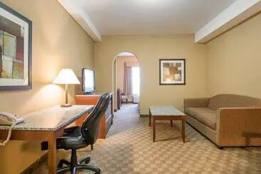 호텔 Comfort Inn & Suites