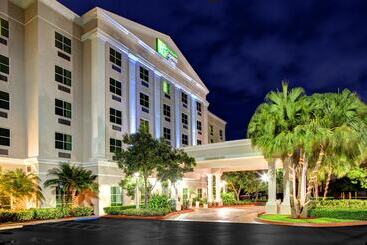 Отель Holiday Inn Express & Suites Miami Kendall, An Ihg