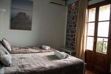 Olive Press Hotel & Apartments