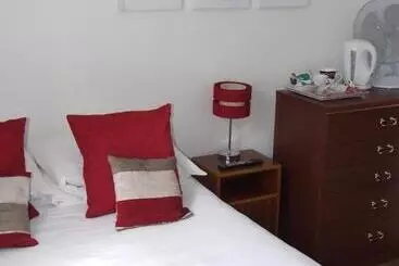 مبيت وإفطار Alexandra Guest House