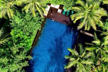 Pullman Oceanview Sanya Bay Resort & Spa