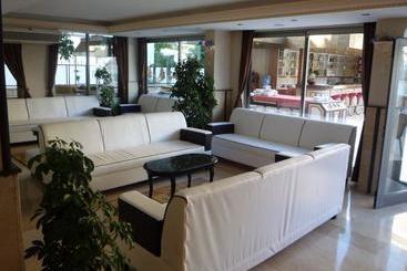 酒店 Grand Lukullus