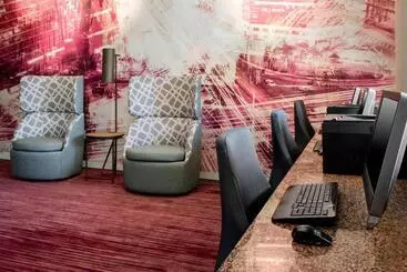 فندق Courtyard By Marriott Newark Elizabeth