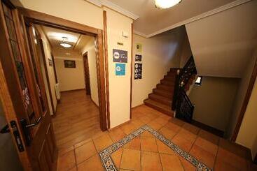 هاستل Alda Casco Antiguo