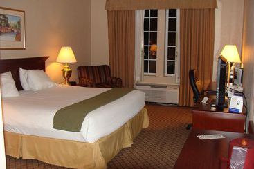 فندق Holiday Inn Express  & Suites Wallacehwy 41, An Ihg