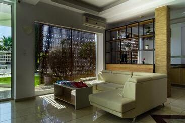 בית מלון כפרי Lido Star Beach