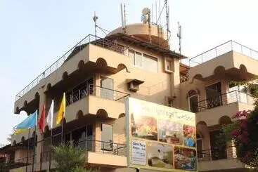 هتل Goa Highridge Residency