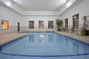 فندق Holiday Inn Express & Suites Malone, An Ihg