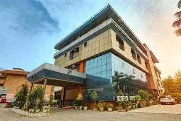 هتل Vasundhara Palace