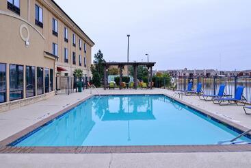Holiday Inn Express Hotel & Suites Wichita Falls, An Ihg