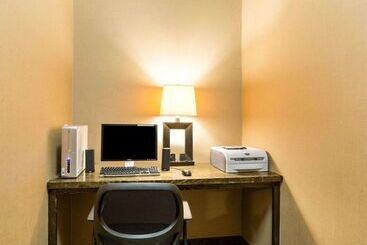 Hotel Comfort Inn And Suites Winnie