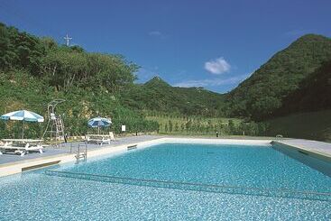 هتل Motobu Green Park And Golf Course