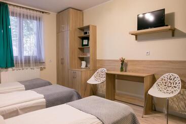 Eko Hotel Na Wierzynka & Park Pinokia