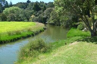 בית מלון כפרי At Parkland Place B&b