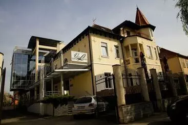 בית מלון כפרי Villa Lenije