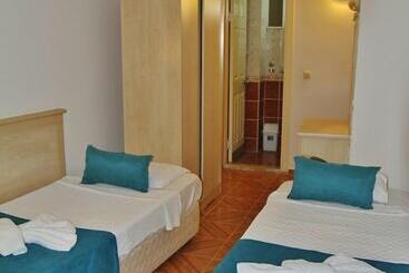 فندق George Dragon Beach