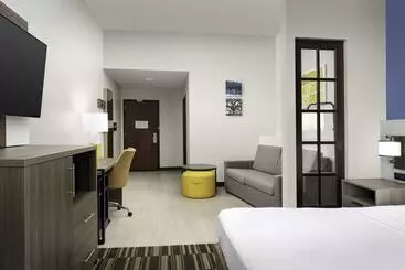 هتل Comfort Suites Lake City