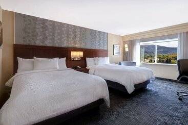Отель Courtyard By Marriott Glenwood Springs