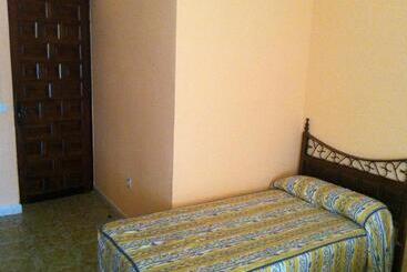 فندق Hostal Paracuellos