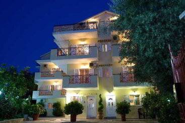 Pension (Hôtel basse catégorie) Pansion Filoxenia Apartments & Studios