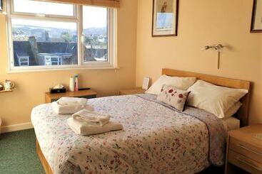 Hotel Avoncourt Lodge