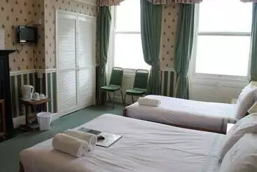 Отель A Maiden Rest