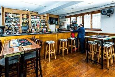 בית מלון כפרי Crown