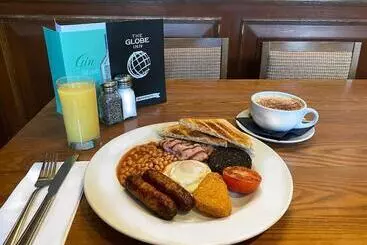 בית מלון כפרי The Globe Inn