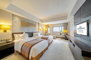 Otel Howard Johnson Ifc Plaza Ningbo