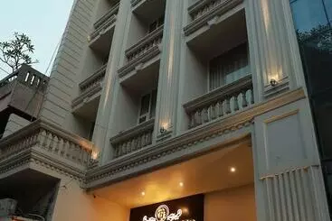 Hotel Golden Tower Near Heritage Street