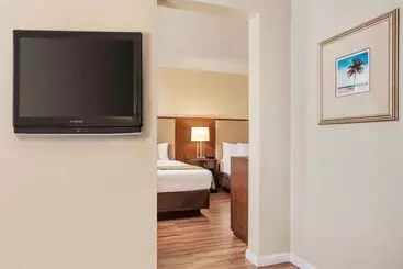 호텔 Belmont Inn & Suites