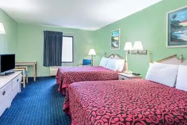 Отель Days Inn By Wyndham Panama City/callaway