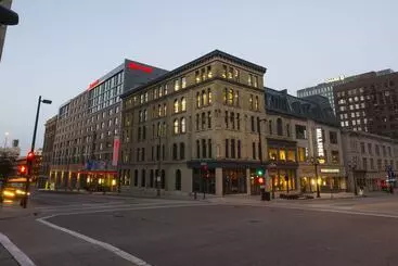 ホテル Milwaukee Marriott Downtown
