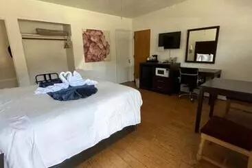 Cambria Palms Motel