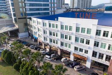Tune Hotels   1 Borneo, Kota Kinabalu